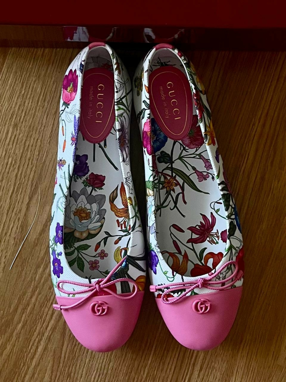 Gucci Pink Floral Print Leather Ballet Flats